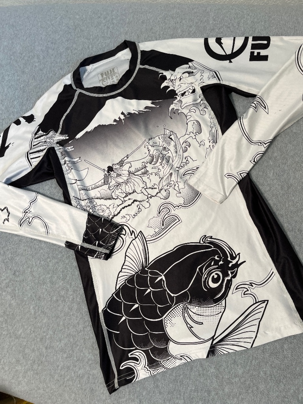 Mens Fuji MMA Rash Guard Fightwear Shirt Black White Athletic Activewear
